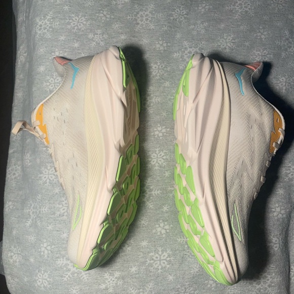 HOKA 👟🩷 Clifton 9 Vanilla Astral running shoe sneakers NWT NIB - Picture 3 of 13